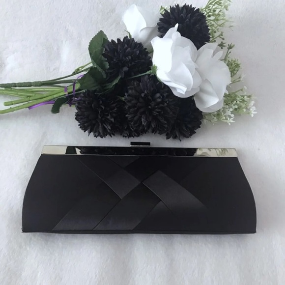 Lulu Townsend Woven Clutch Black Classic Chic - Picture 2 of 11